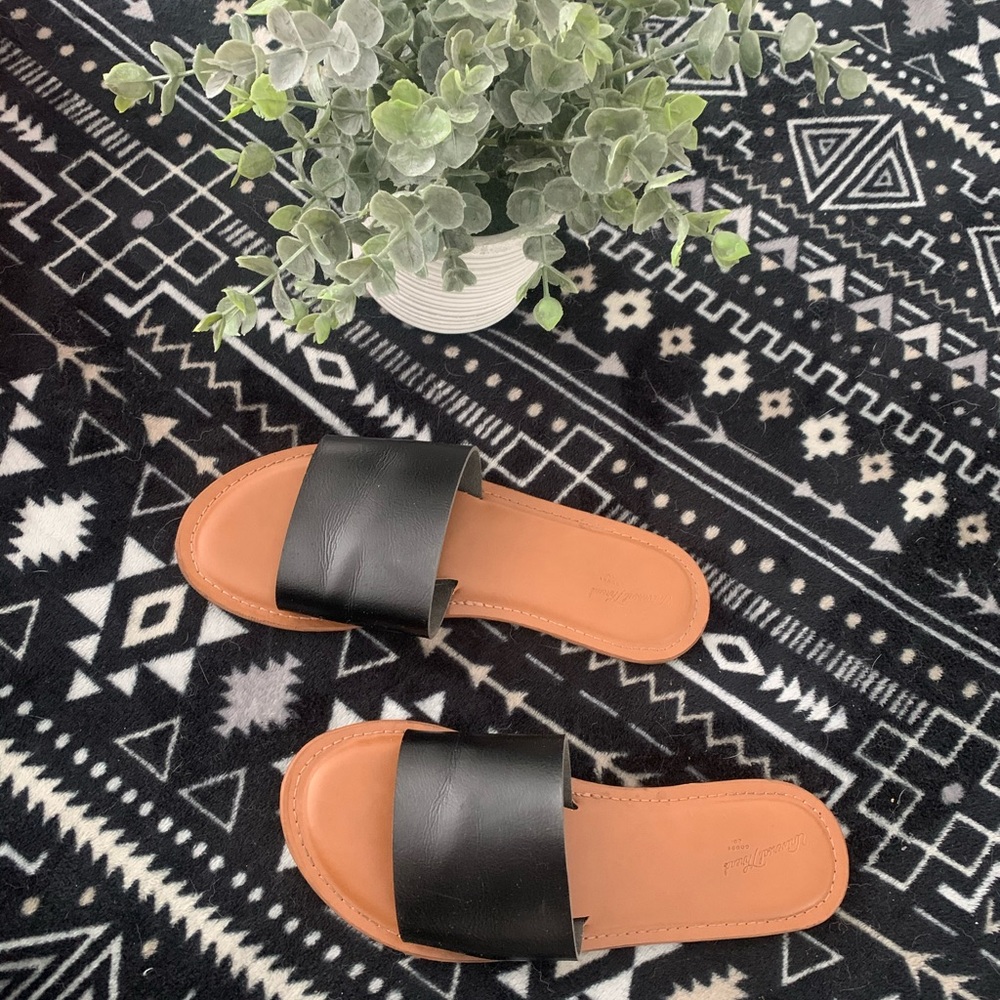 Cute sandals - Picture 2 of 2